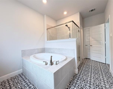 2130 Argolis Drive - Photo Thumbnail 15