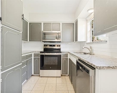 634 Lisa Street - Photo Thumbnail 6