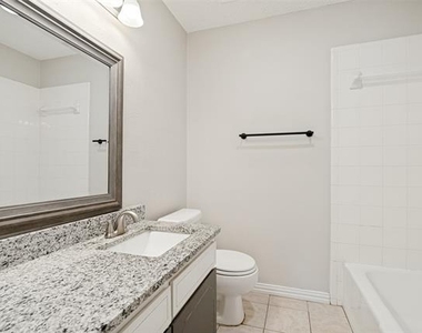 634 Lisa Street - Photo Thumbnail 10