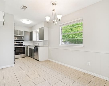 634 Lisa Street - Photo Thumbnail 5
