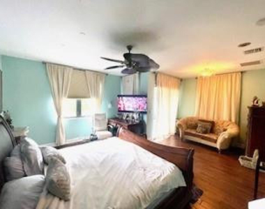 540 Ne 17th Avenue - Photo Thumbnail 11