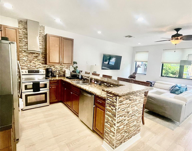 540 Ne 17th Avenue - Photo Thumbnail 43