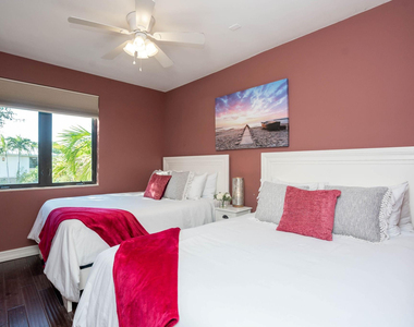 540 Ne 17th Avenue - Photo Thumbnail 17