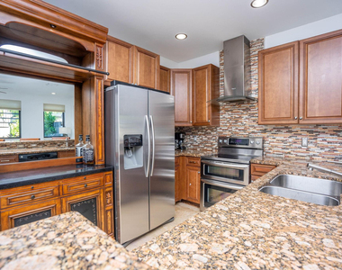 540 Ne 17th Avenue - Photo Thumbnail 8