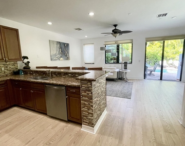 540 Ne 17th Avenue - Photo Thumbnail 56