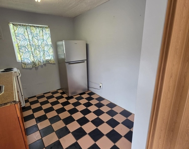 5926 Taft Street - Photo Thumbnail 2
