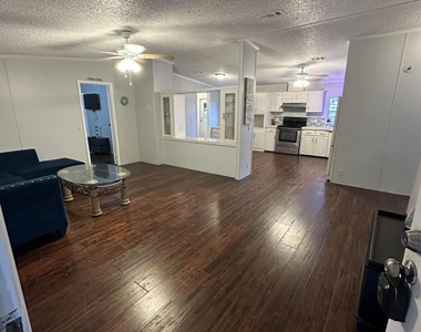 930 Deer Street - Photo Thumbnail 6