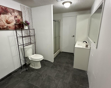 930 Deer Street - Photo Thumbnail 16
