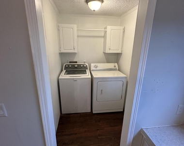 930 Deer Street - Photo Thumbnail 24