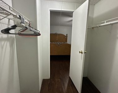 930 Deer Street - Photo Thumbnail 22