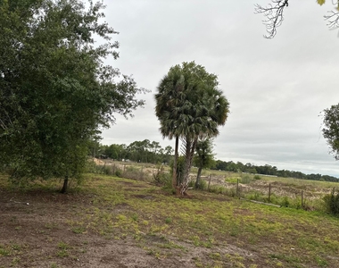 930 Deer Street - Photo Thumbnail 36