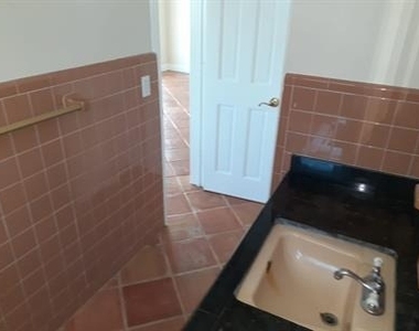 223 Se 14th Place - Photo Thumbnail 10