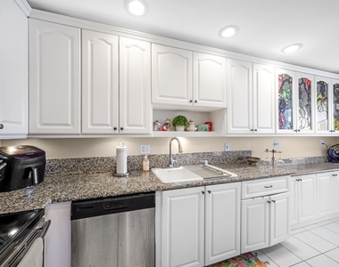 2835 Sw 13th Street - Photo Thumbnail 8