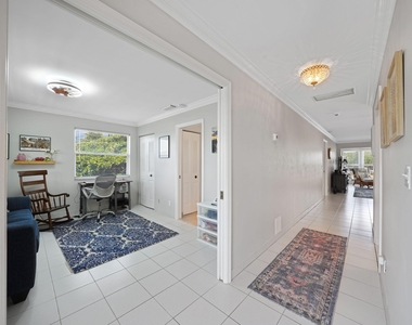 2835 Sw 13th Street - Photo Thumbnail 3