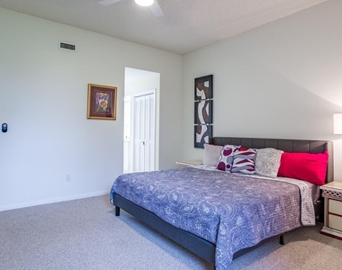 7460 La Paz Boulevard - Photo Thumbnail 11