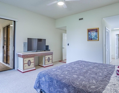 7460 La Paz Boulevard - Photo Thumbnail 12