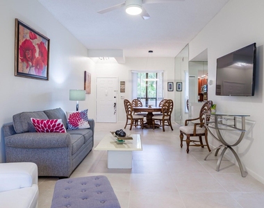 7460 La Paz Boulevard - Photo Thumbnail 3