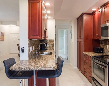 7460 La Paz Boulevard - Photo Thumbnail 7
