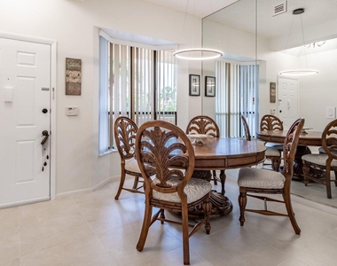 7460 La Paz Boulevard - Photo Thumbnail 5