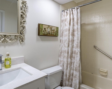 7460 La Paz Boulevard - Photo Thumbnail 18