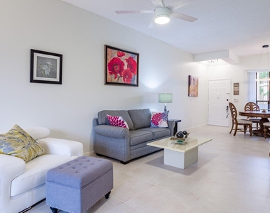 7460 La Paz Boulevard - Photo Thumbnail 4