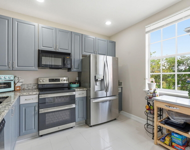 310 N Dixie Highway - Photo Thumbnail 19