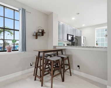 310 N Dixie Highway - Photo Thumbnail 25