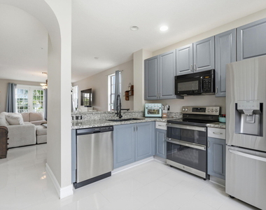 310 N Dixie Highway - Photo Thumbnail 20