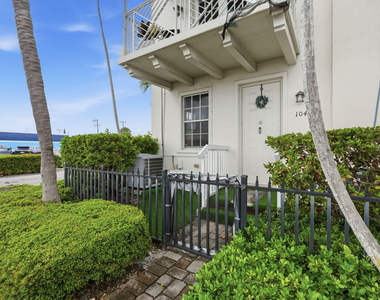 310 N Dixie Highway - Photo Thumbnail 1