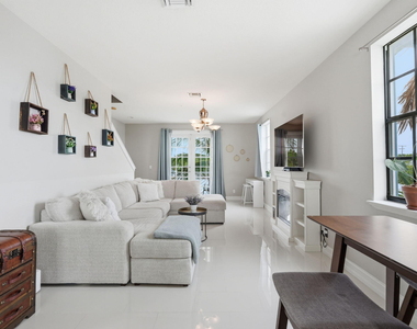310 N Dixie Highway - Photo Thumbnail 18