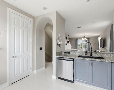 310 N Dixie Highway - Photo Thumbnail 24