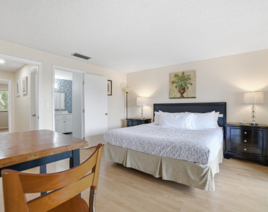 105 Deer Creek Road - Photo Thumbnail 12