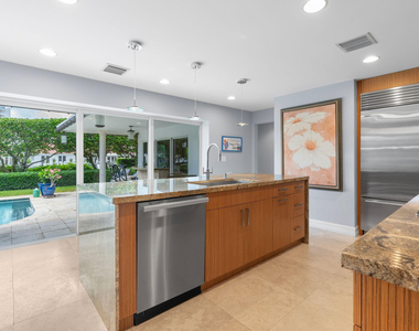 2848 Ne 35th Court - Photo Thumbnail 13