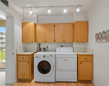 2621 Village Boulevard - Photo Thumbnail 15