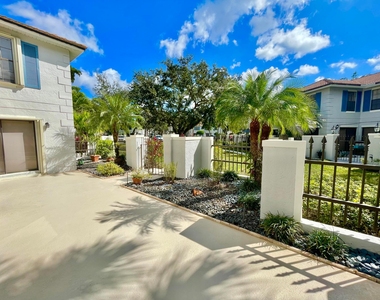 359 Prestwick Circle - Photo Thumbnail 20