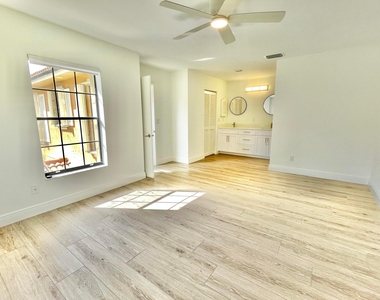 359 Prestwick Circle - Photo Thumbnail 9