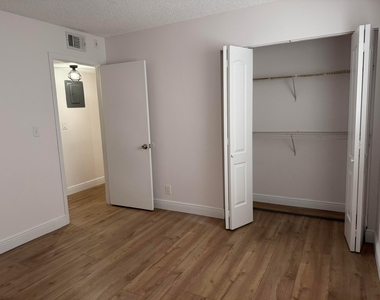 8720 N Sherman Circle - Photo Thumbnail 8