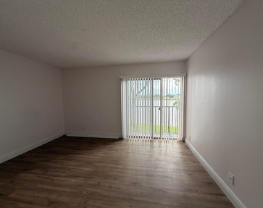8720 N Sherman Circle - Photo Thumbnail 2