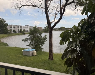 8720 N Sherman Circle - Photo Thumbnail 9