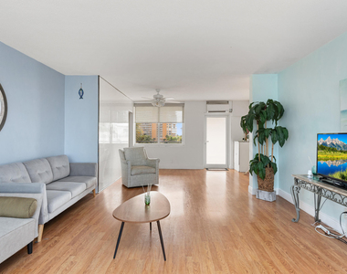 401 N Riverside Drive - Photo Thumbnail 3