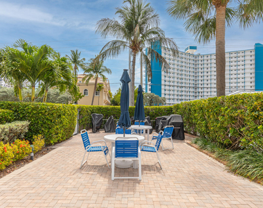 401 N Riverside Drive - Photo Thumbnail 19