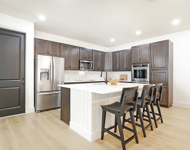 6151 Yerba Buena Court - Photo Thumbnail 16