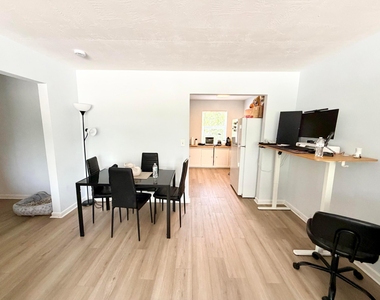 1502 N J Street - Photo Thumbnail 5