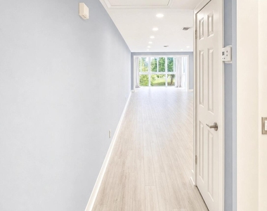 3300 N Palm Aire Drive - Photo Thumbnail 2