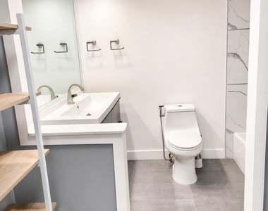 3300 N Palm Aire Drive - Photo Thumbnail 7