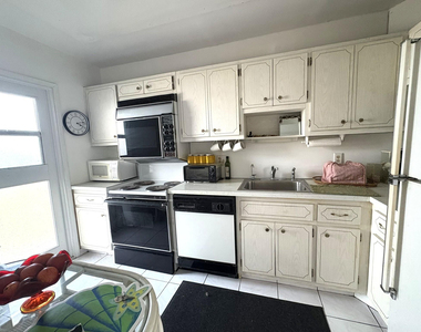 2350 Ne 14th Street - Photo Thumbnail 2