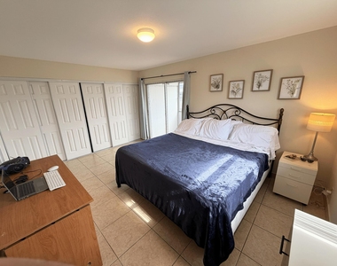 419 Brittany Drive - Photo Thumbnail 3