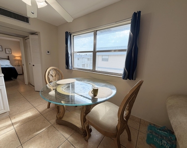 419 Brittany Drive - Photo Thumbnail 2