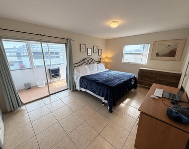 419 Brittany Drive - Photo Thumbnail 4