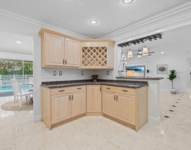 5790 Ne 20th Terrace - Photo Thumbnail 8